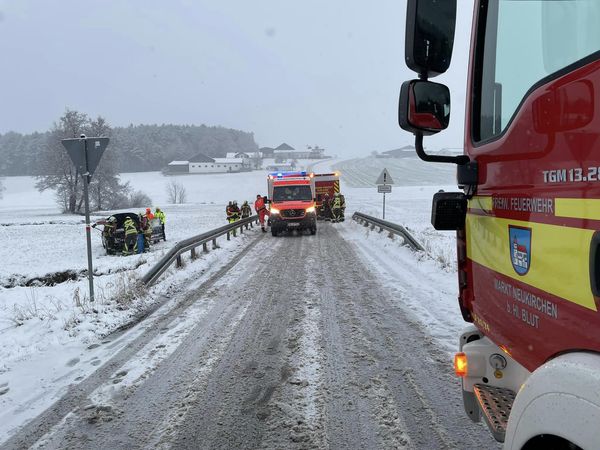 VU PKW Schnee Dezember 1