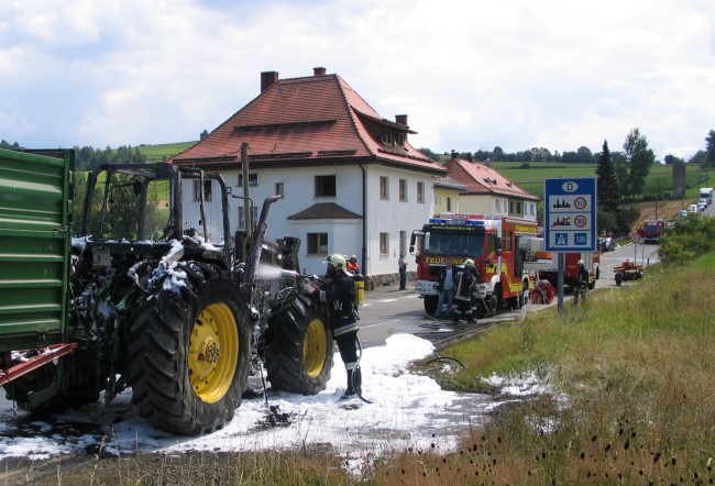Traktorbrand beim Grenzübergang Traktorbrand beim Grenzübergang